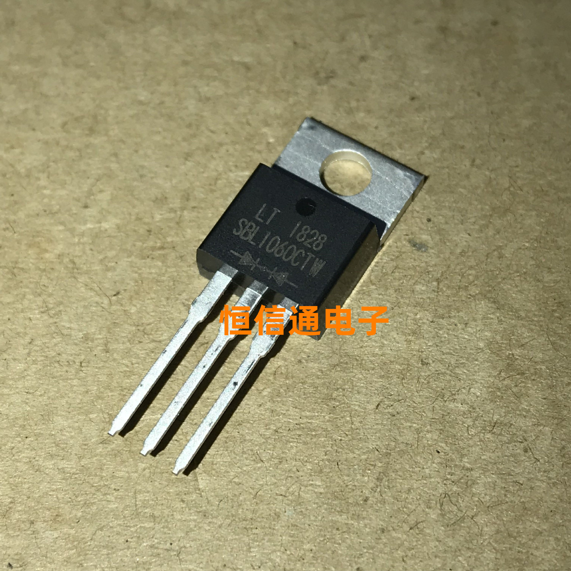 全新进口 SBL1060CT 10A 600V TO-220 肖特基整流管 实图拍摄