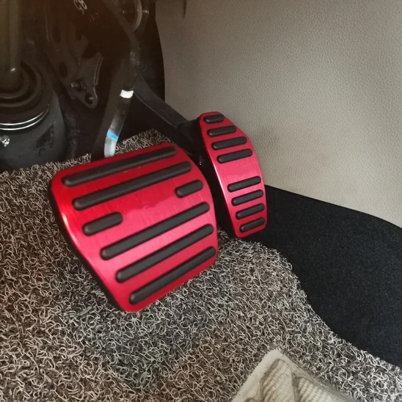 Suitable for Nissan AURA SERENA with standard car brake accelerator pedal modification accessories