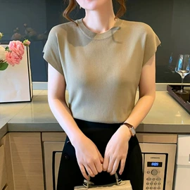 女式针织衫;吊带背心;半身裙