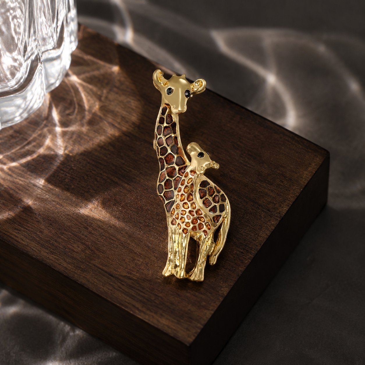 Fashion multi-color alloy oil drop enamel giraffe brooch temperament exaggerated men's and women's clothing corsage jewelry pins