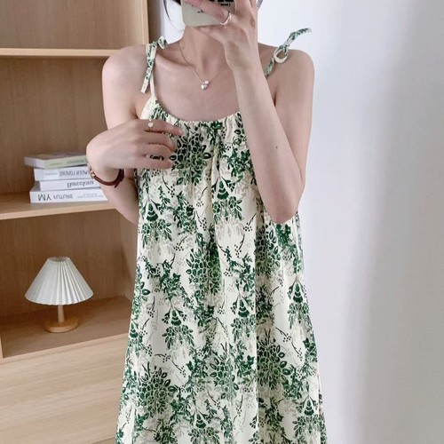 A 2025 fresh girl strap forest-style ribbon strap with a built-in cushion, can be worn outside, sweet loose medium-long sleep dress