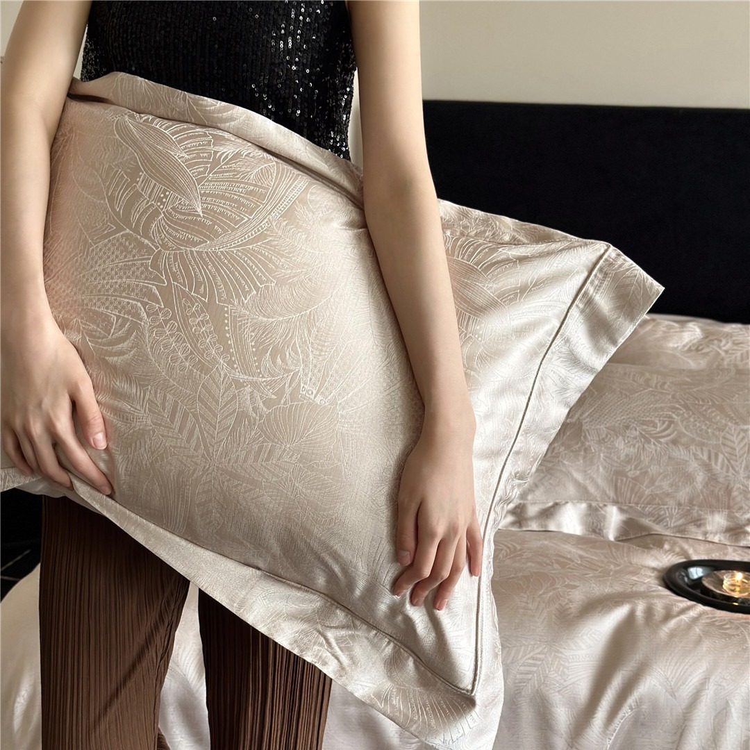 Italian Light Luxury High Precision Brocade Jacquard Bedding Bedding High-end Pure Cotton Long-staple Cotton Four-piece Set