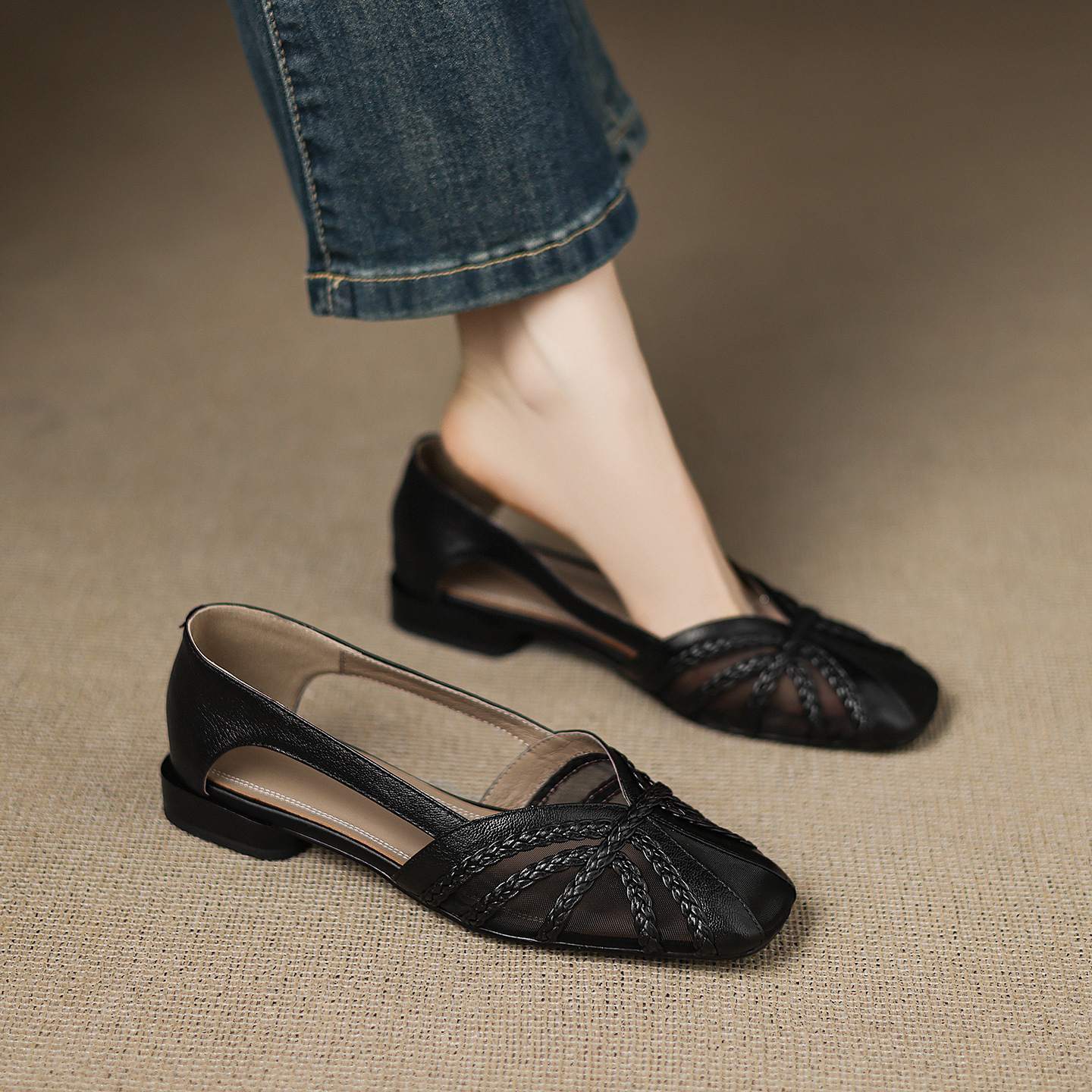 Sandal nữ da cừu mũi kín đế bệt phối lưới thoáng khí — đen