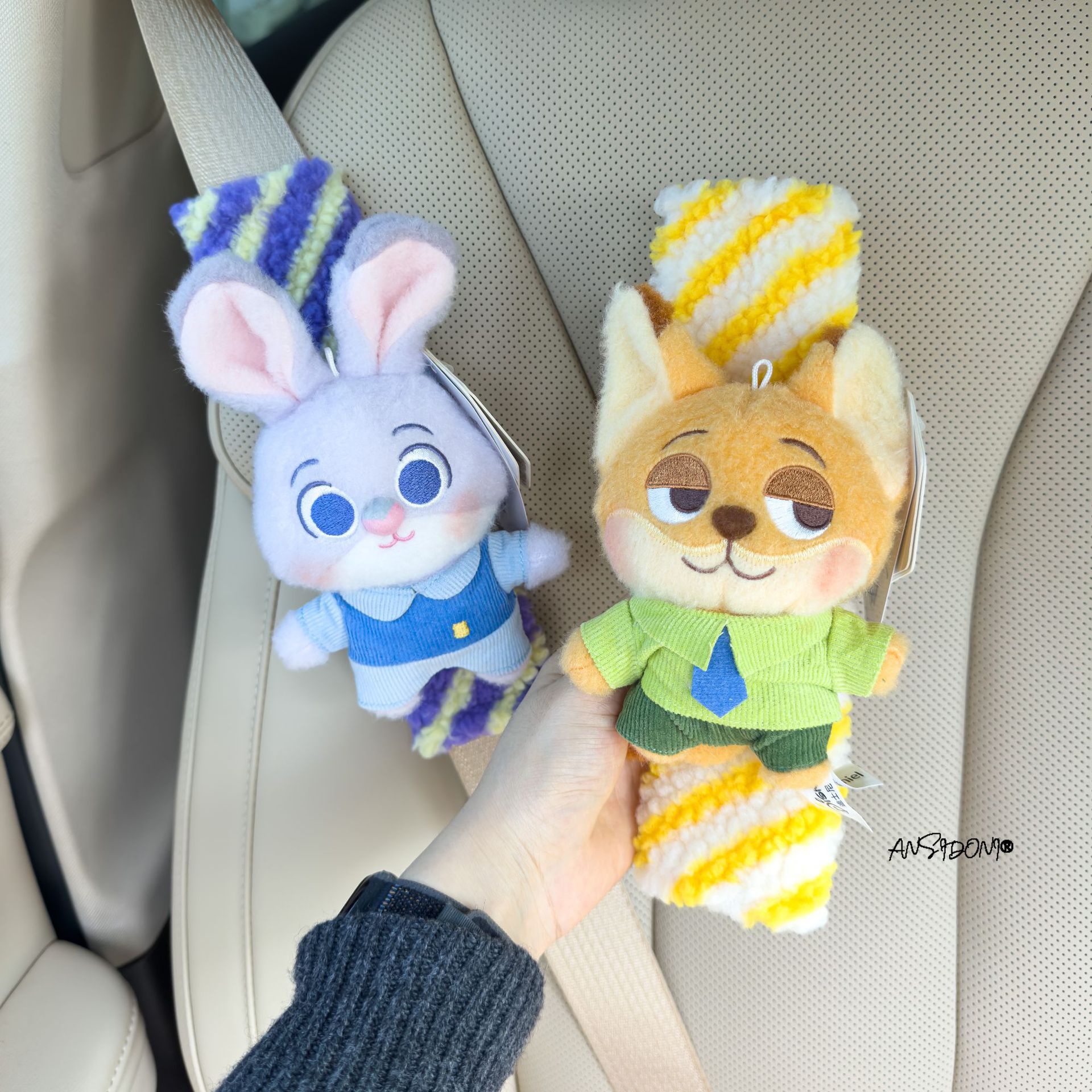 Official Zootopia Judy Hopps and Nick Wilde Car Seatbelt Shoulder Pad Protector Car Interior Decoration
