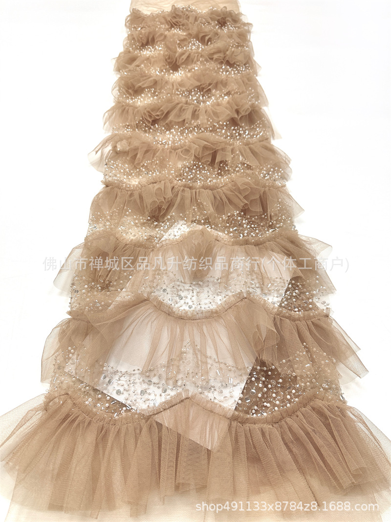Falda de pastel laminada hecha a mano hilo de malla de perlas ligero lujoso vestido de aire de hadas de estilo de moda alta tela de vestido