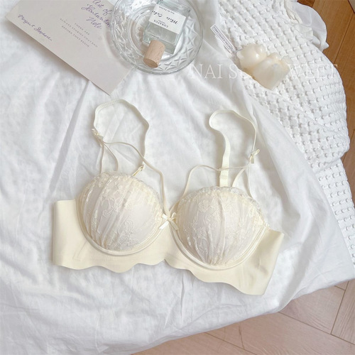 Japanese lace non-wired side-cushioned breathable girl's underwear to hold side breasts and small breasts push-up comfortable bra set