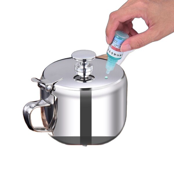 304 thickened stainless steel seasoning tank with a handle oil pot