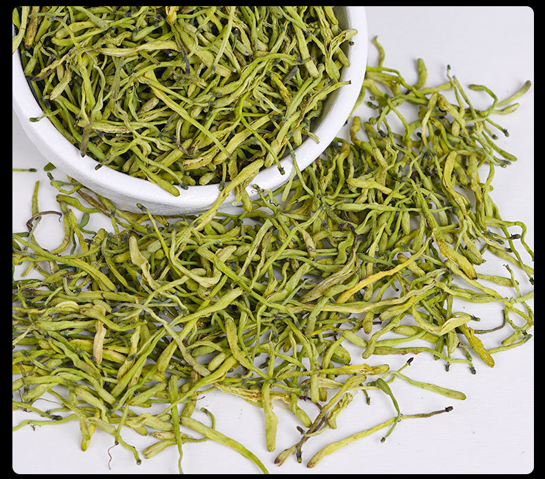 Jin Yin Hua Dried Flower (Lonicera japonica) — Bulk Honeysuckle for Herbal Tea in use