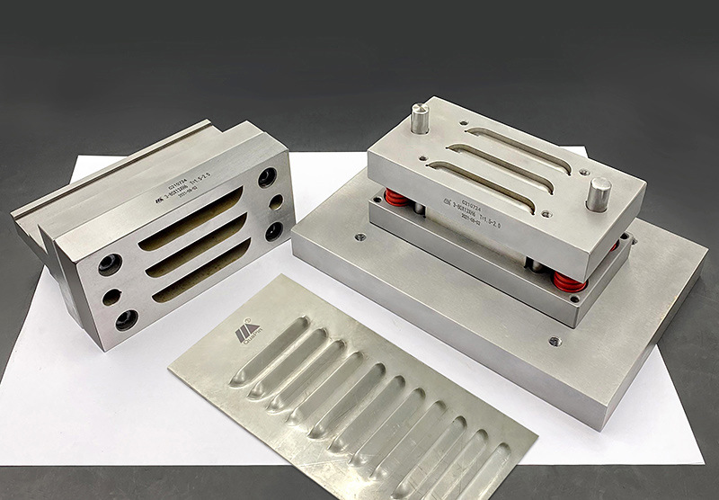 供应阿玛达金方圆数控冲压成型标准折弯百叶窗闭式 批量成形模具