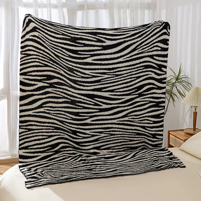 轻奢简约风A类半边绒斑马纹毯子毛茸茸羽毛毯子样板间装饰毛毯子
