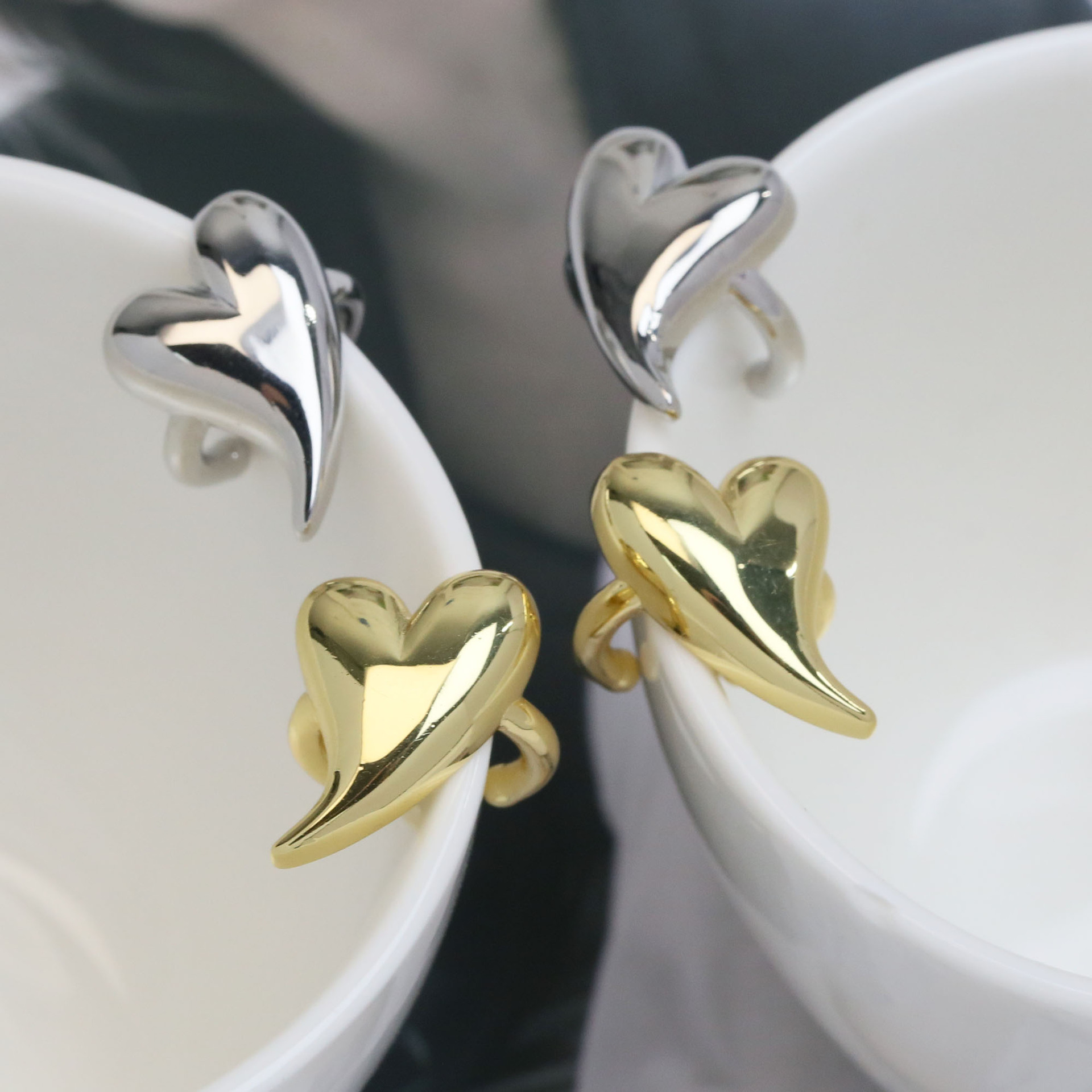 5g Weight Copper Ear Needle Material 18K Gold Plated Plating Material Ear Studs Classification 1 Pair Quantity 1 Pair Simple Style Heart Shape Plating Copper 18K Gold Plated Ear Studs