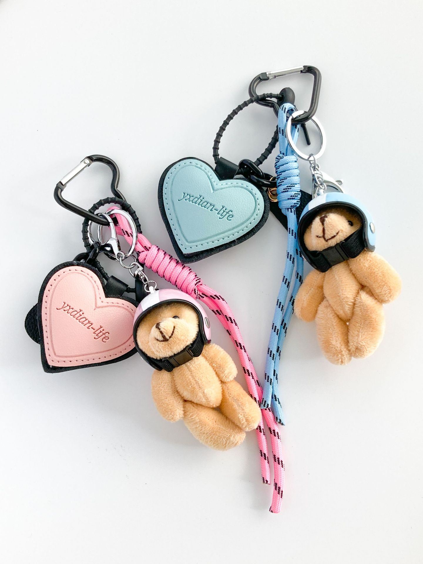 Xiaozhong miu casco oso colgante dulce cuero fresco amor cuerda tejida llavero creativo colgante de bolso de muñeca