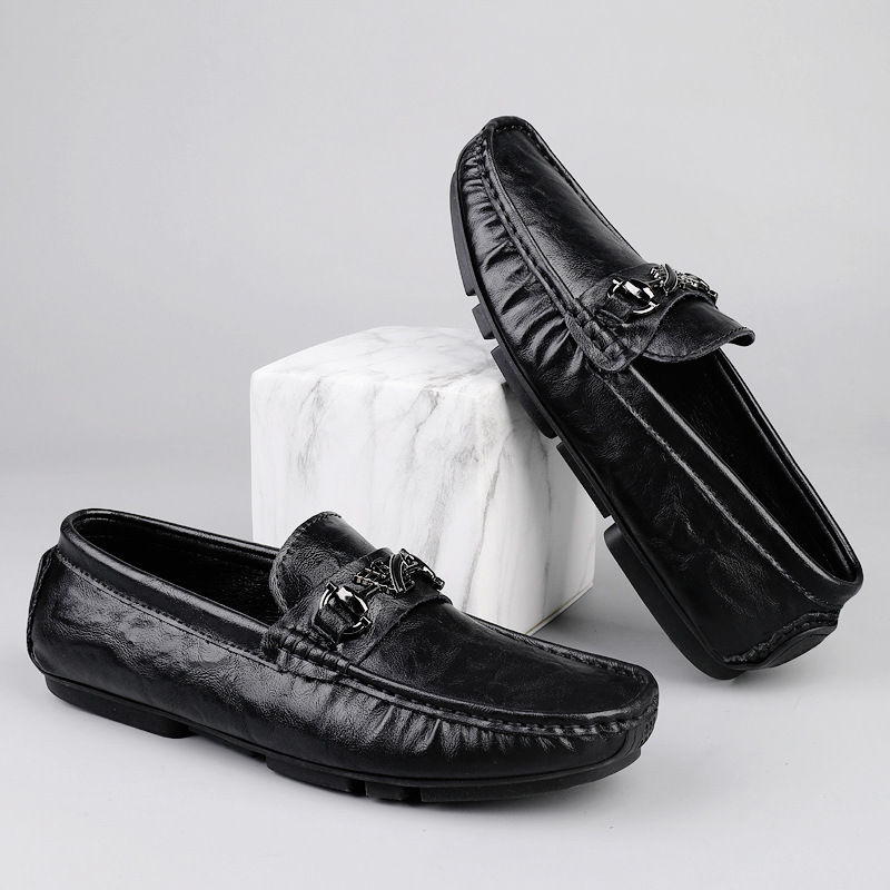 Zapatos de hombre de cuero real 2025 nuevos zapatos de negocios británicos transpirables con suela suave zapatos casuales perezosos con un pie zapatos para hombre