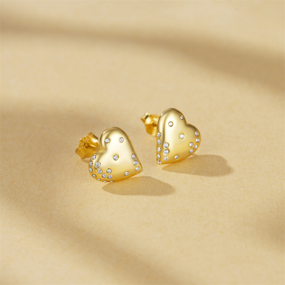 4g Weight 925 Sterling Silver Ear Needle Material Zircon Inlay Material Ear Studs Classification 1 Pair Quantity Holiday, Daily Occasion 925 Sterling Silver Material Heart Shape Pattern Women's Gender Plating Design Elegant, Simple Style Style 1 Pair 925 Sterling Silver Zircon Heart Shape Ear Studs 18