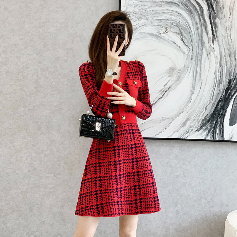 Autumn red knitted dress