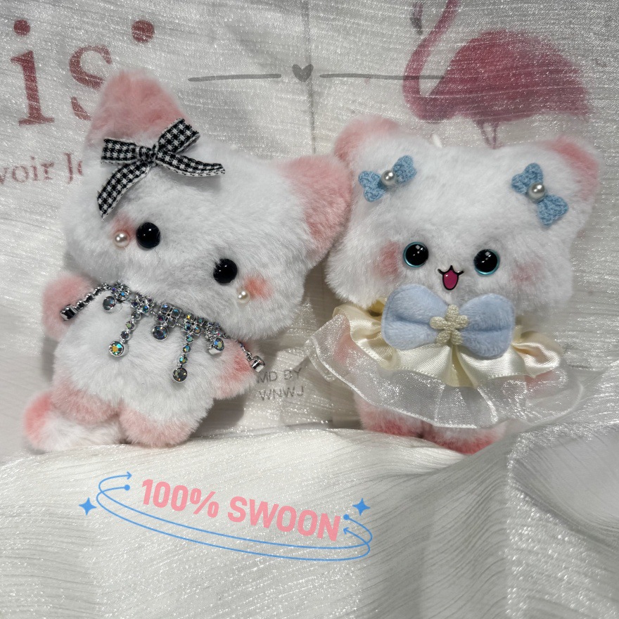 Original handmade little fox plush pendant, a unique and cute accessory for girls, a squeaky little fox doll keychain, a perfect gift