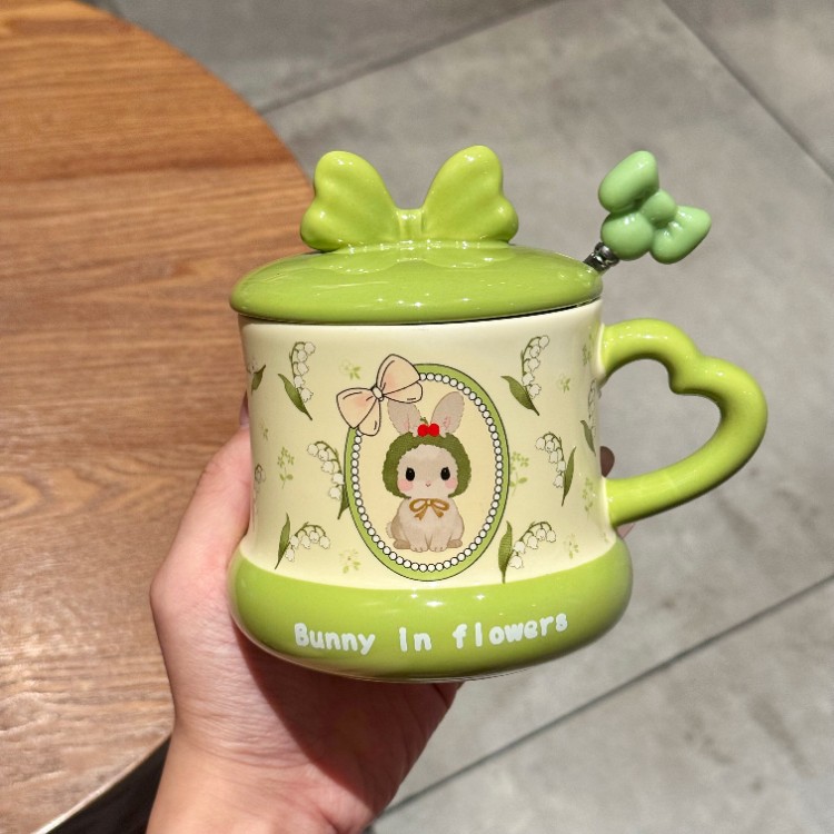 Taza de agua de alta belleza para niñas taza de cerámica con cubierta cucharada hermosa taza de agua de bebida de oficina taza de café de desayuno