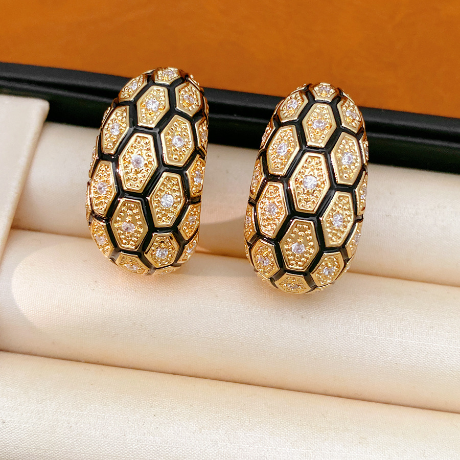 18k oro real chapado aguja de plata zircon en forma de C pendientes de diseño personalizado pendientes temperamento variado exquisitos pendientes de alta calidad