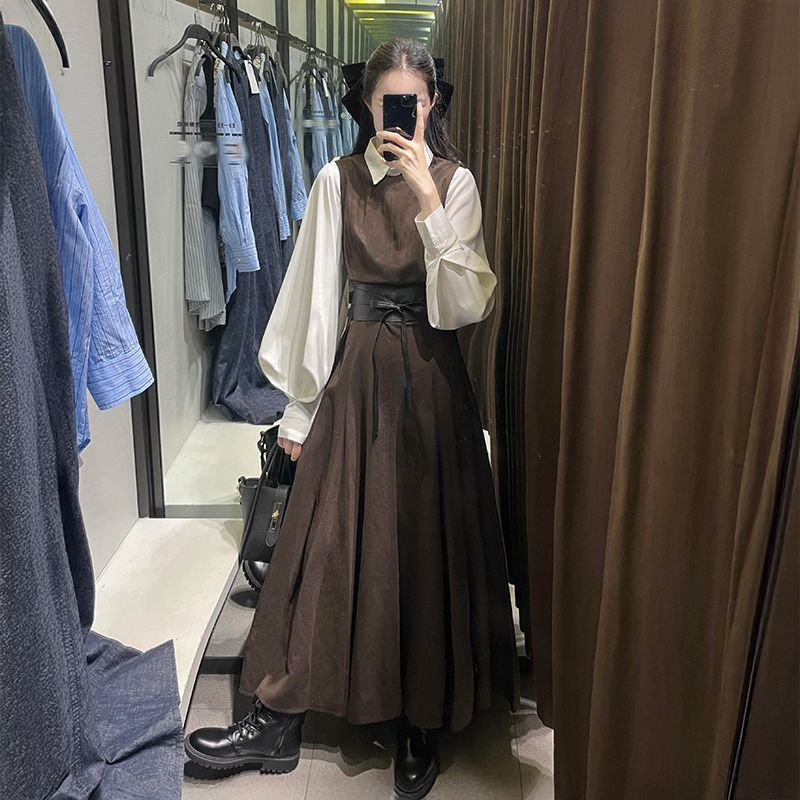 Early Autumn Outfit: a Complete Set of Korean-Style Simple and High-End Brown Waist Vest Dress with Bell-Sleeved Shirt