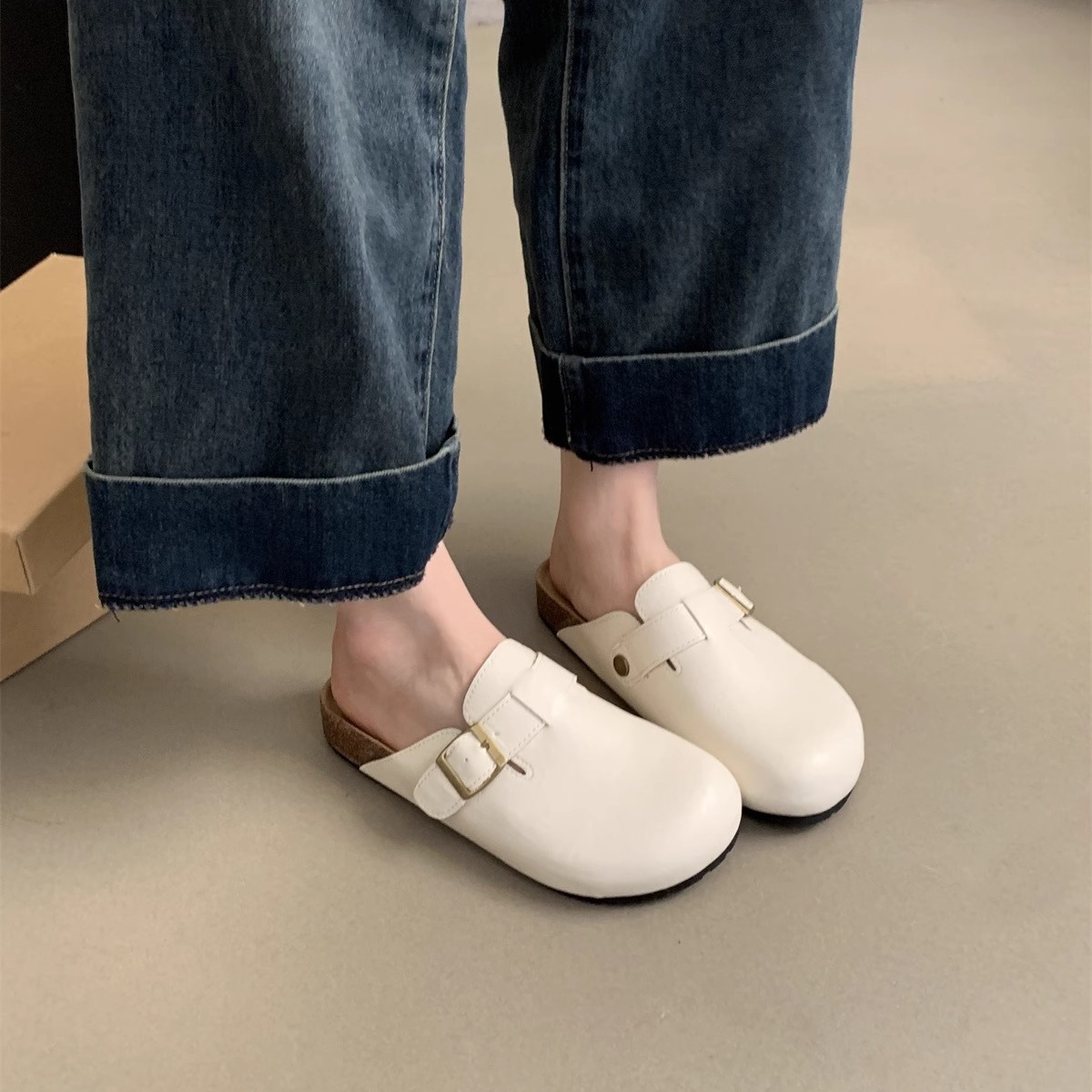 Zapatos de botellas de suela gruesa para mujeres 2024 nuevo estilo francés zapatillas frías vintage con cabeza media zapatillas de fondo plano zapatos casuales perezosos mueller