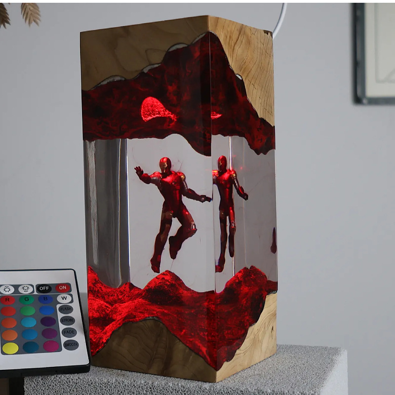 Los Vengadores Marvel Decoración de escritorio Arte marino Artesanías Luz de resina de madera sólida Joyas de regalo de cumpleaños