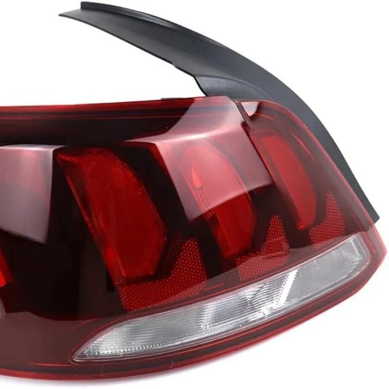 Aplicable a 17 18 19 nuevo Dongfeng Peugeot 301 luz trasera semi-conjunto luz de freno hacia atrás luz de dirección