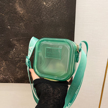 ����W�tͬ��͸��������2025�¿�μ�б��Ů���r�г��ٴ�insС��