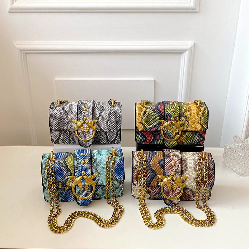 Snakeskin pattern bird swallow women's bag cross-border foreign trade Europe and the United States fashion women's bag double swallow small square bag a generation of hair Snakeskin pattern bird swallow women's bag cross-border foreign trade Europe and the United States fashion women's bag double swallow small square bag a generation of hair