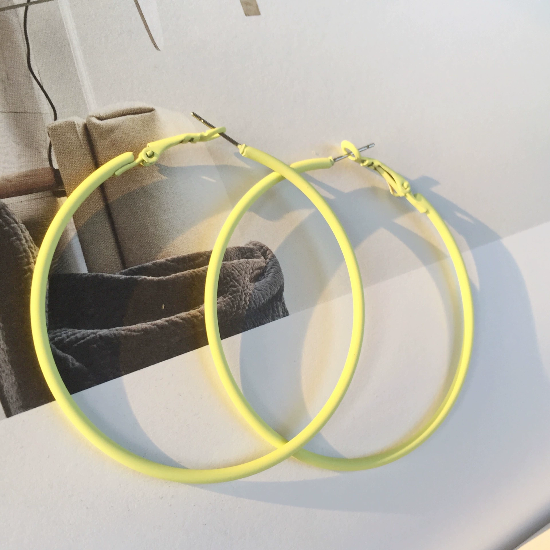 Ластик, модные серьги-к hoops