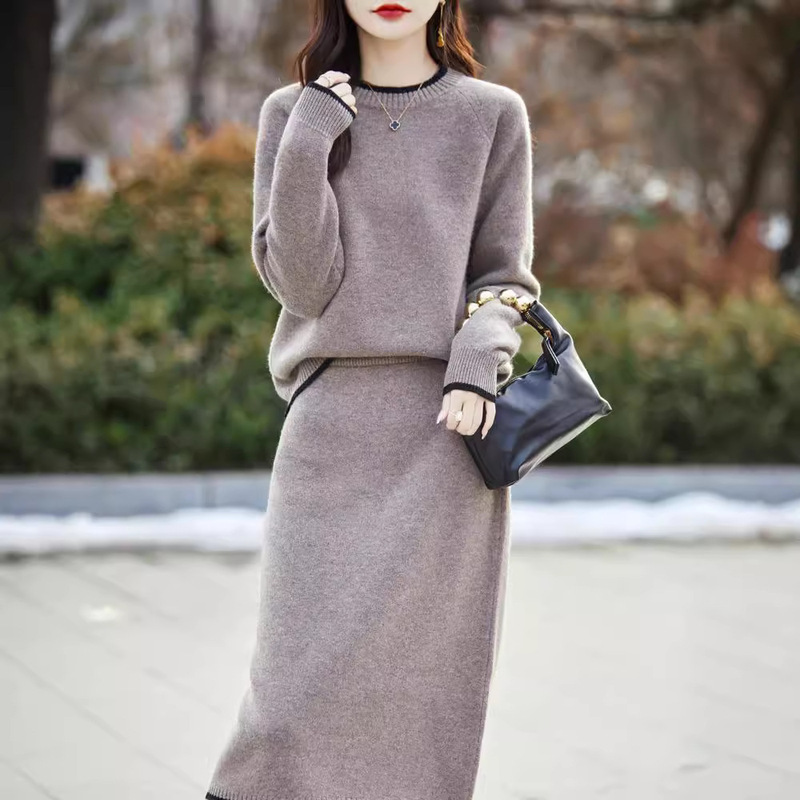 24 Autumn and Winter New Round Neck Raglan Sleeve Color Matching Wool Dress Women's Fashion Simple All-Match Skirt suit plus size
