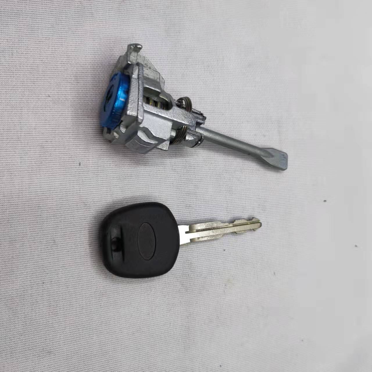 Adecuado para Toyota Corolla cilindro de la cerradura de la puerta cilindro de la cerradura del coche cilindro gran cantidad Congyo