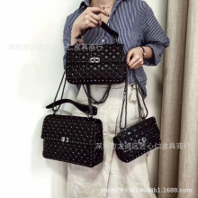 2025明星同款原厂高货柳钉女包羊皮铆钉手拿小方包女士单肩斜挎包