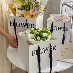 新しいギフトフラワートートバッグ正方形の厚みのあるギフトバッグバレンタインデーフラワーショップ包装トートバッグ卸売