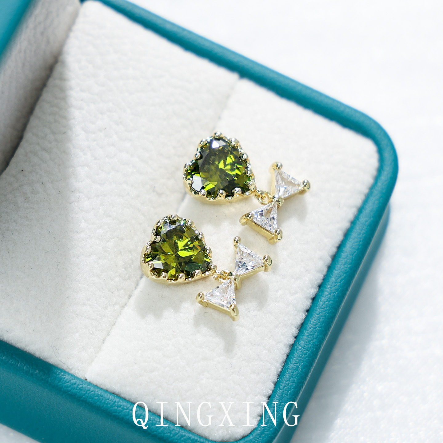 Versione coreana degli orecchini a forma di fiocco d'amore con zirconi verde oliva in argento sterling S925, alla moda, piccoli e freschi, per ragazze._voghion.com