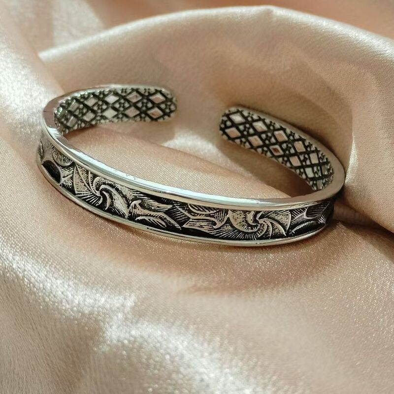 Retro Distressed Bracelet, Versatile and Personalized, Concave, Irregular, Dazzling Pattern, Mesh Shading, Open Thai Silver Bracelet