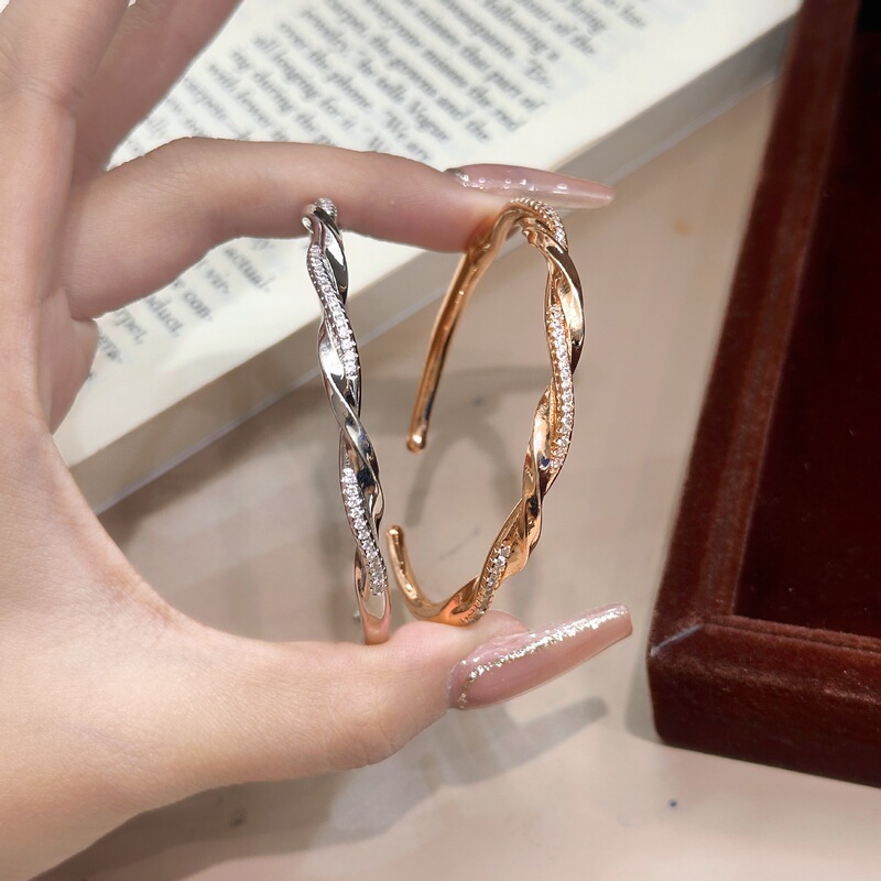 Tiktok Precision Micro-Inlaid Möbius Ring Bracelet Simple Design Fashion Versatile High-End Jewelry Wholesale Dropshipping