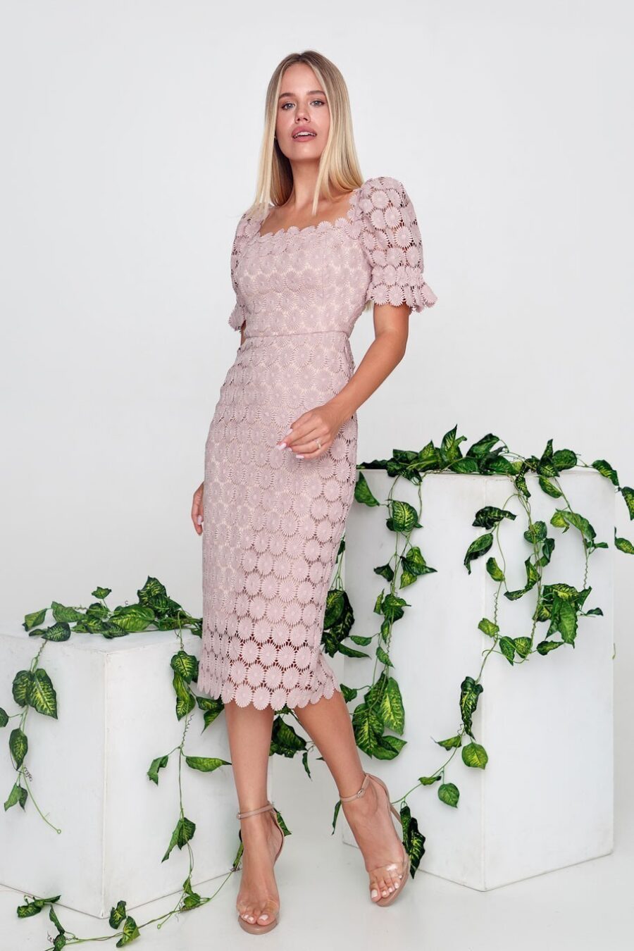 Slim Fit Type Wholesale Women's Elegant Vacation Lace Round Dots Solid Color Casual Holiday Boat Neck Short Sleeve Sheath Dress