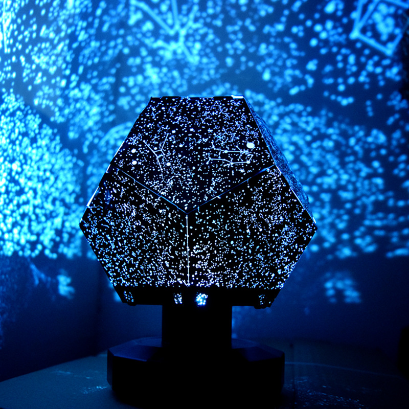 Nueva versión súper brillante Lámpara de proyección científica para adultos de cinco generaciones Cuatro estaciones cielo estrellado lámpara de proyección luz de noche regalo de cumpleaños