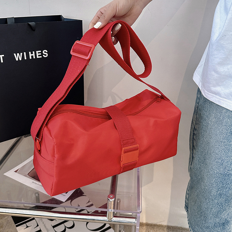 Internet celebridad brindis bolsa casual de nylon de gran capacidad de Deportes de banda ancha estilo de hombro bolsa de mensajero de viaje de fitness todo partido bolsa de moda