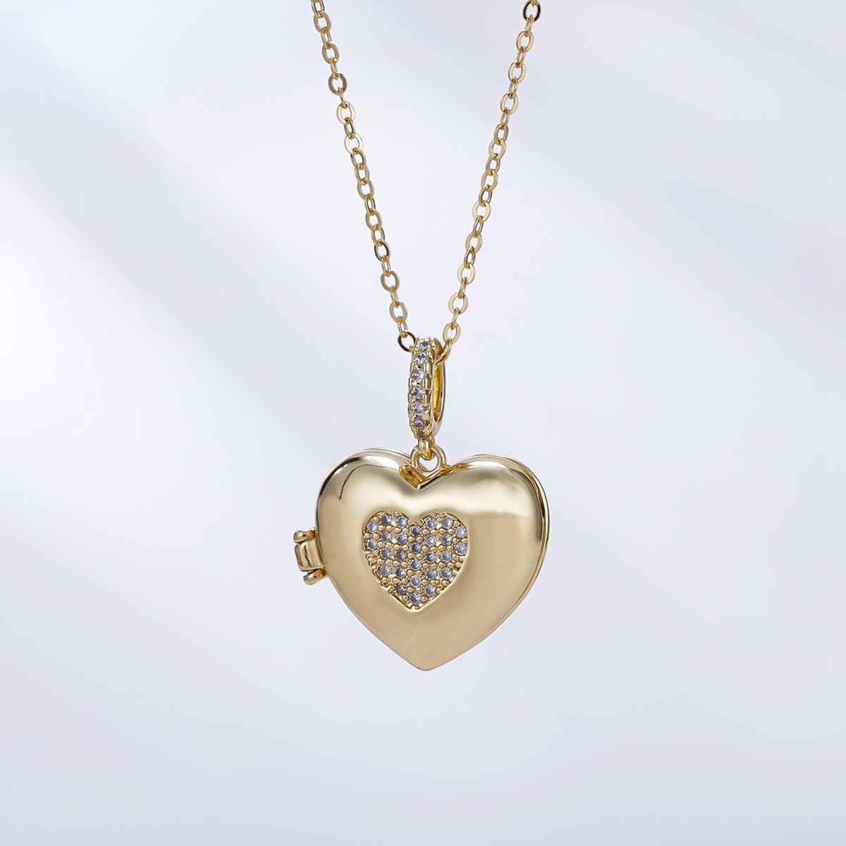 fashion copper gold-plated hollow heart-shaped openable pendent necklace