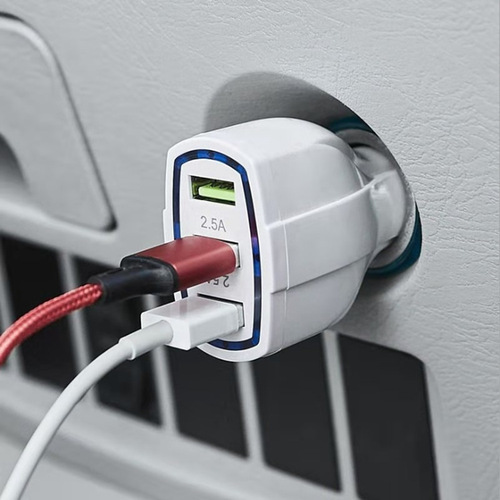 Manufacturer QC3.0 car charger 3usb 5v3.1A smart car charger fast three port fast charging 30W car charger