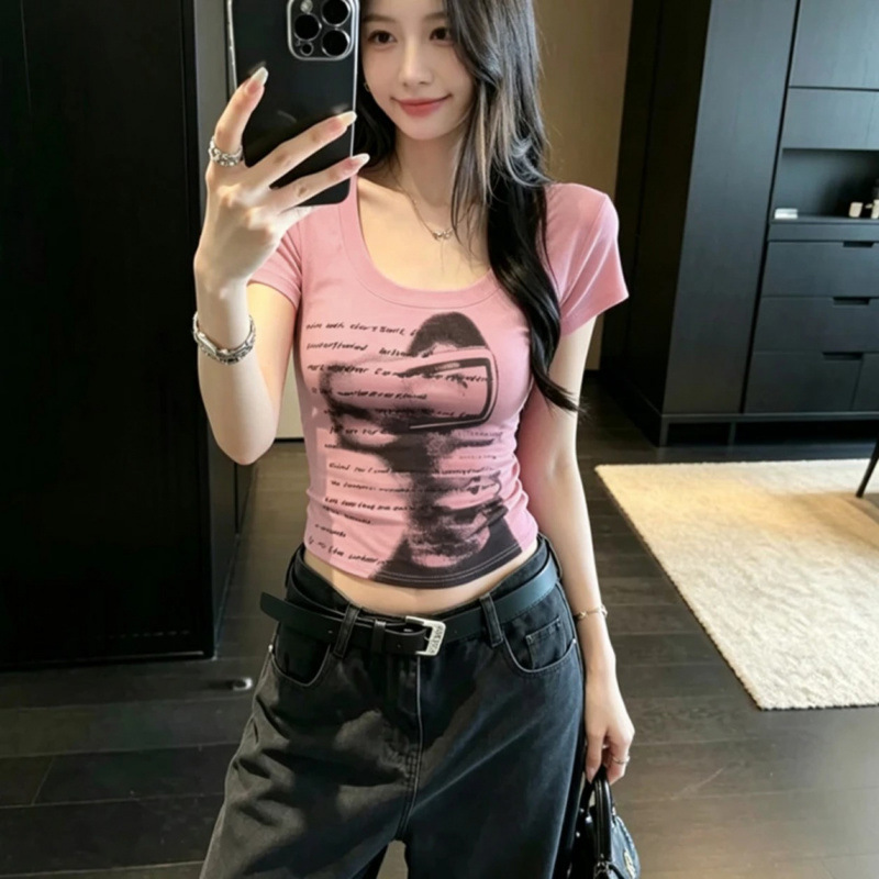 Sexy Slim-Fit U-Neck Printed T-Shirt for Women, Short-Sleeved Summer Tight-Fitting Slimming Design, Versatile Hot Girl Top