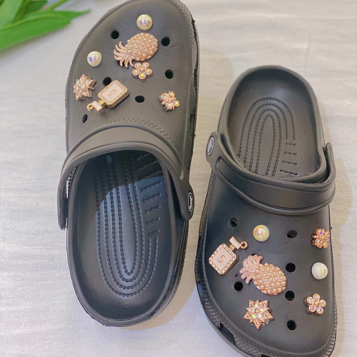 Cross-border hole shoes DIY shoe flower buckle pearl versatile flowers water diamond detachable fit hole shoes decoration buckle