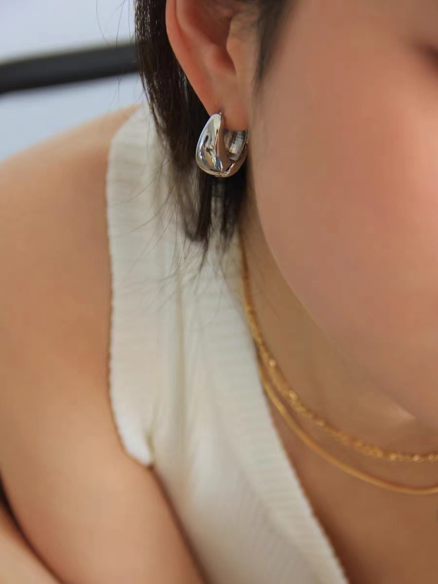 Earrings Classification 1 Pair Quantity 1 Pair Simple Style Solid Color Metal Plating Women's Earrings