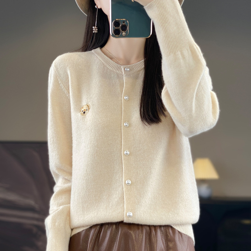 Wool Blend 2026 Autumn and Winter New Women's Bear Embroidery Round Neck Short Pearl Button Knit Cardigan Base Shirt Jacket
