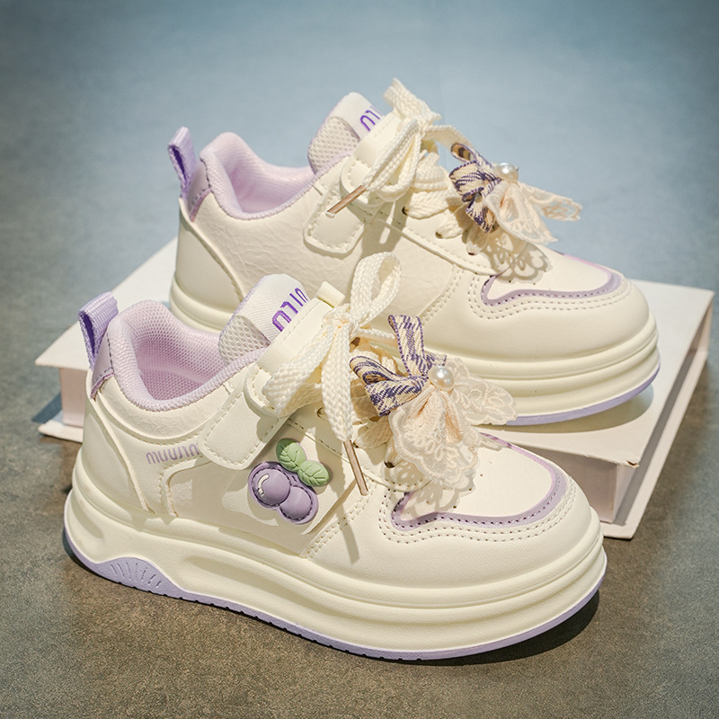 Niños zapatos de skate de altura baja zapatos casuales de niñas primavera y otoño nuevos bonitos zapatos blancos ligeros zapatos deportivos de niñas con suela suave