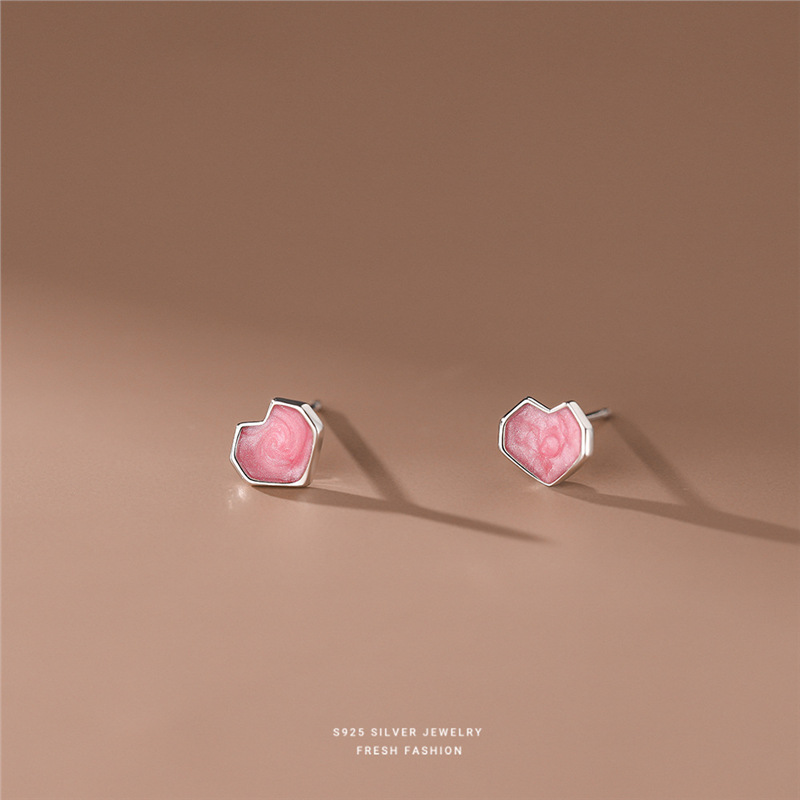 Heart Shaped Stud Earrings In Pure Silver For Women Niche Design_voghion.com