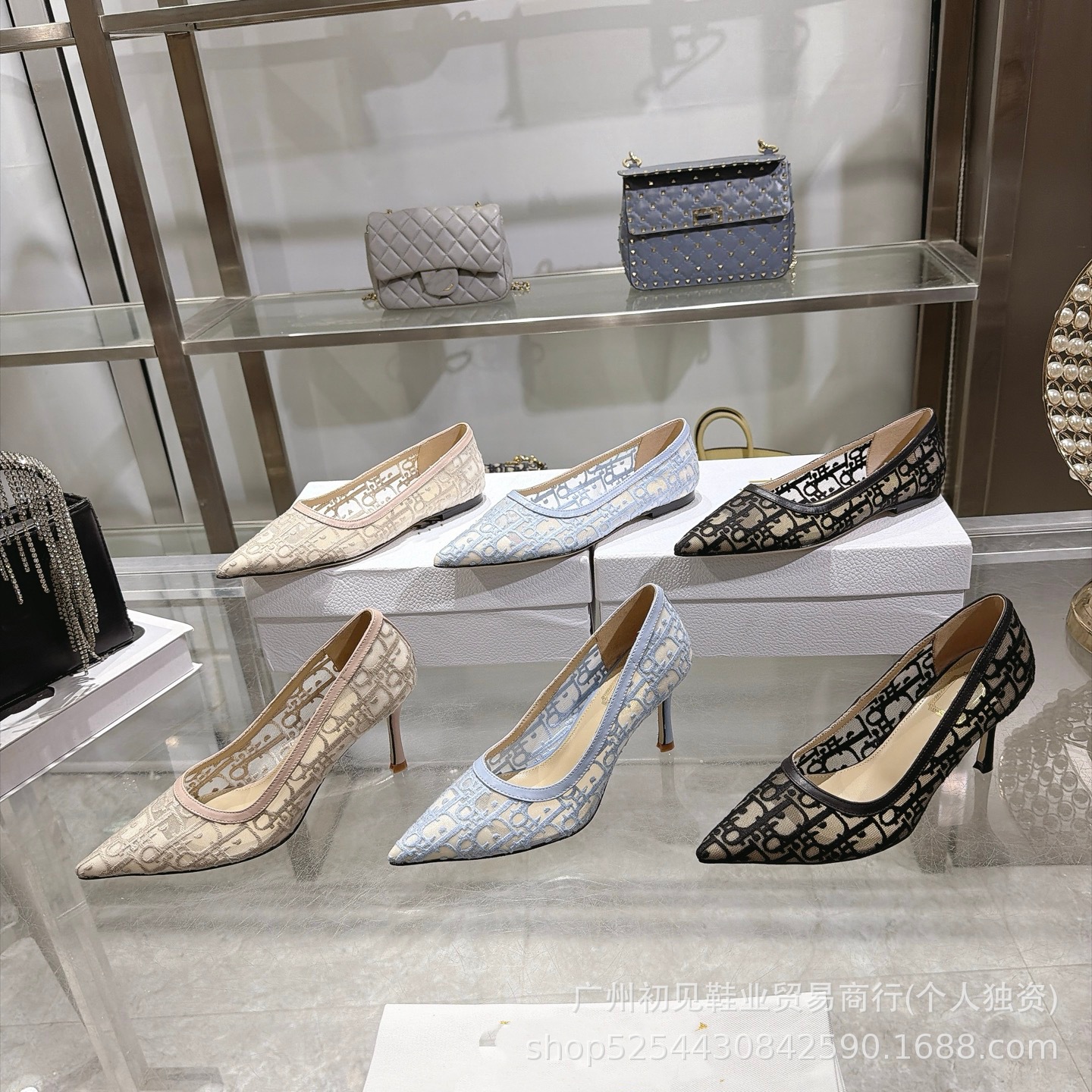 High-End Vintage Embroidered Lace Pointed-Toe Stiletto Fashion High Heels, Light Luxury French Style Shallow Mouth Versatile Elegant Pumps