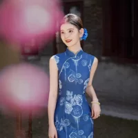 Новый китайский стиль улучшенный cheongsam молодой 2025 новый синий платье без рукавов ретро повседневная одежда