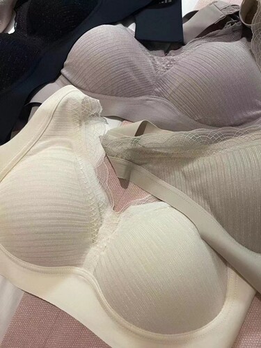 Quality version of anti-gravity latex underwear for women, seamless wide shoulder straps, push-up adjustable lace bra, sports vest